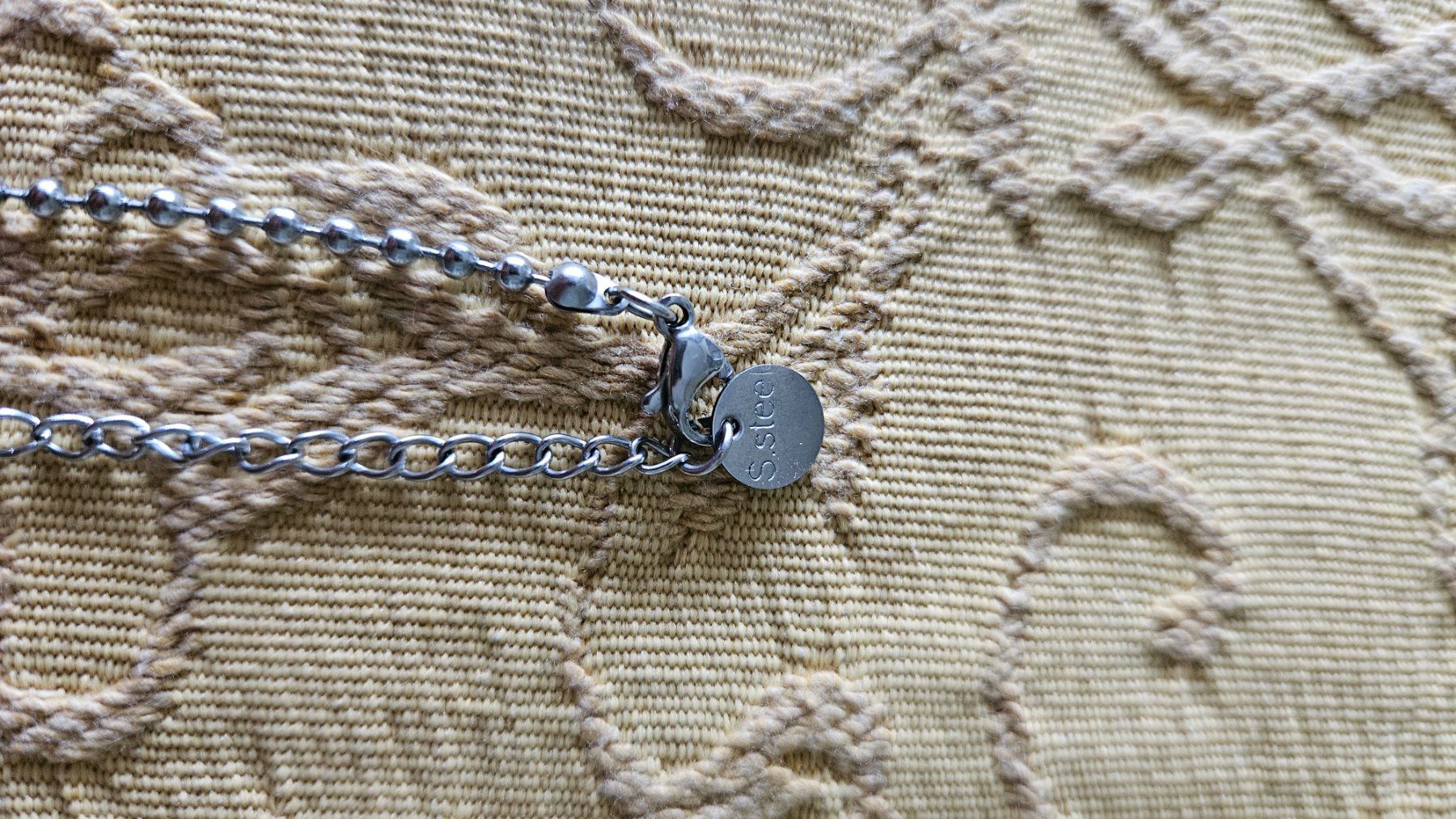 Catenine: Collana lunga con ciondolo N (acciaio) – Usato da Melano venduto da H-Sara 3