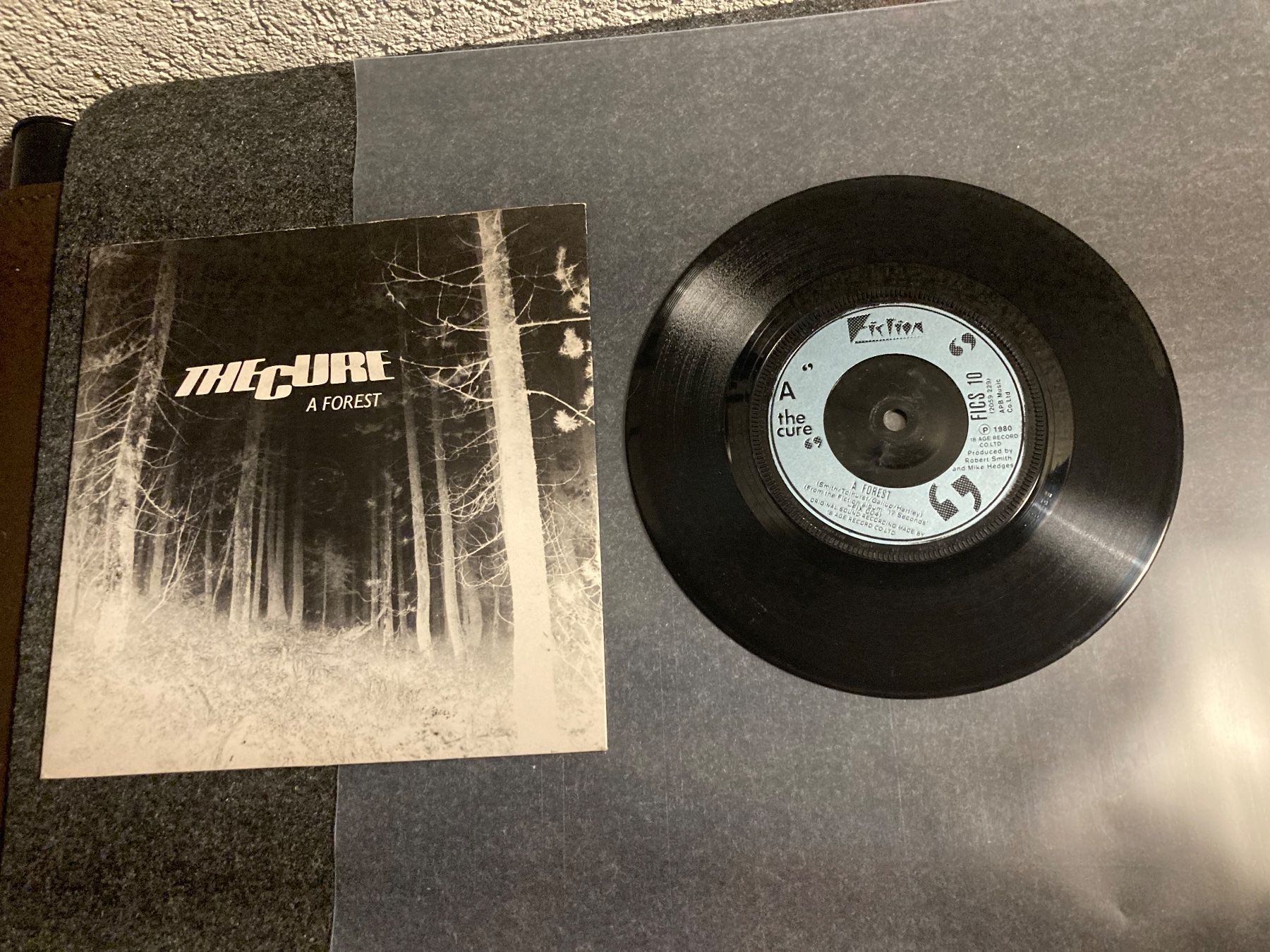 Schallplatten: The Cure - A Forest – Gebraucht aus Fribourg von Karushi