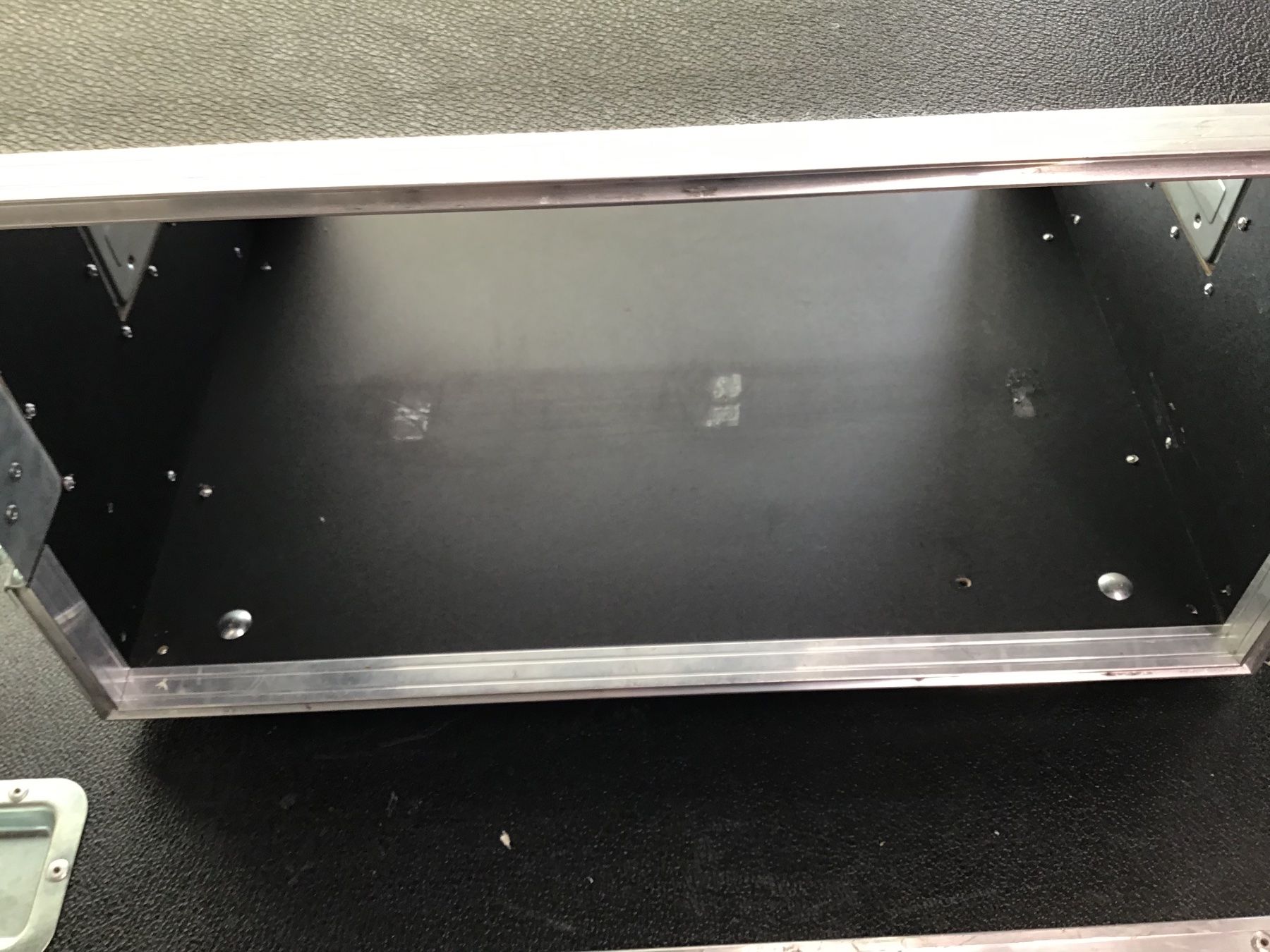 Autres accessoires: Flightcase 19 Zoll 6HE – D'occasion à Leuggern par stagem 5