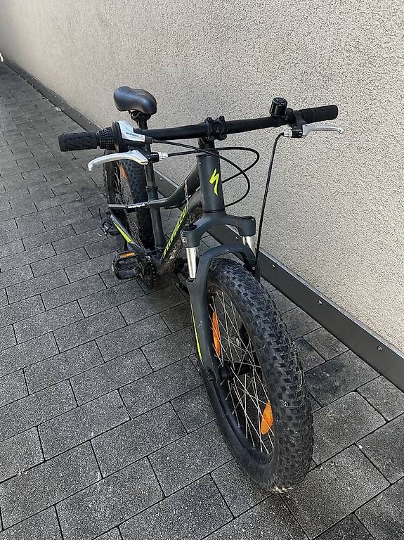 Specialized Velos: Specialized Kinder-Mountainbike – Gebraucht aus Hünenberg von dar_6nqz 1