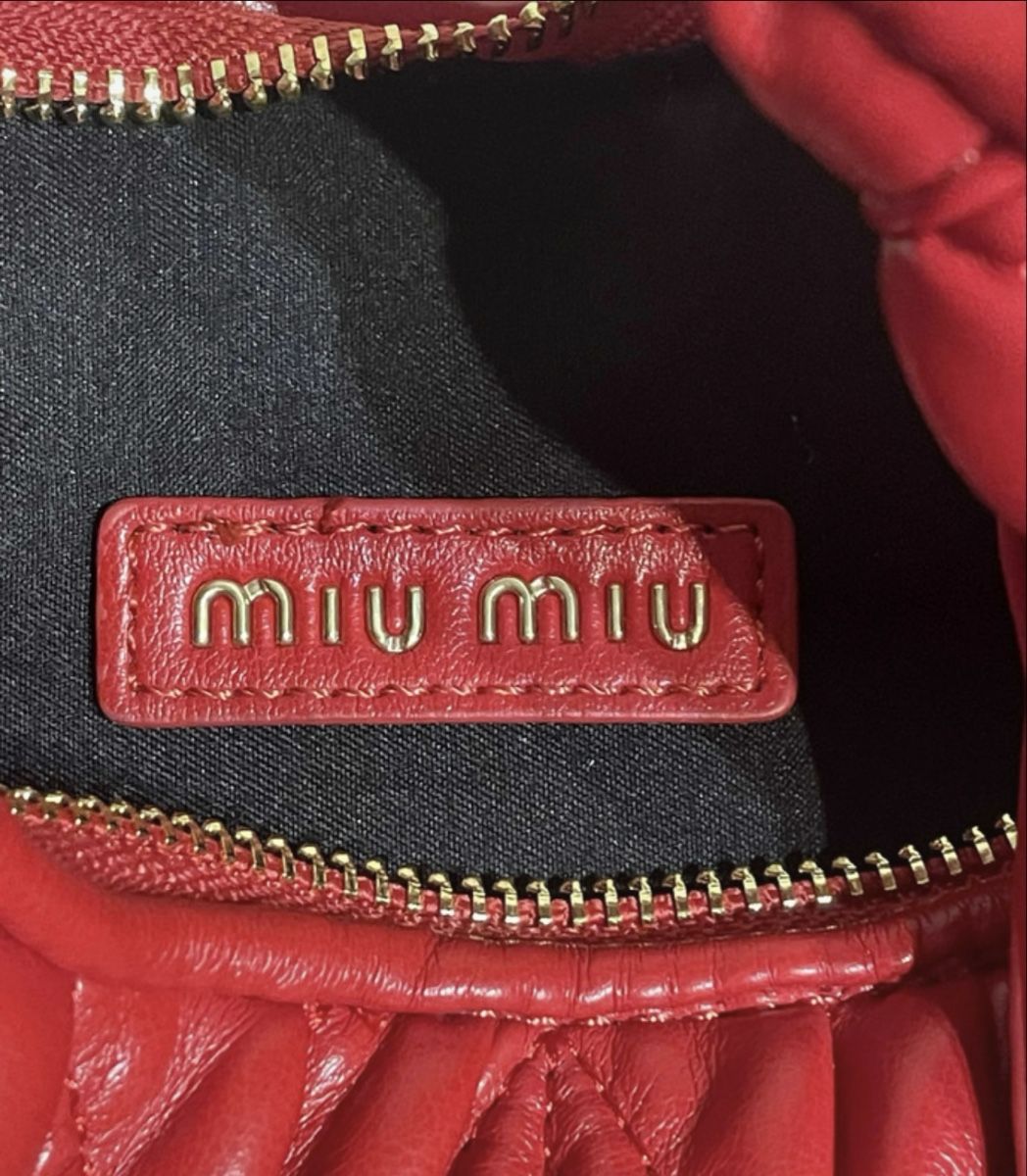 Miu Miu Borse da donna: Miu Miu Red Leather Shoulder Bag – Nuovo (secondo la descrizione) da Dietikon venduto da dom_pvq5 4