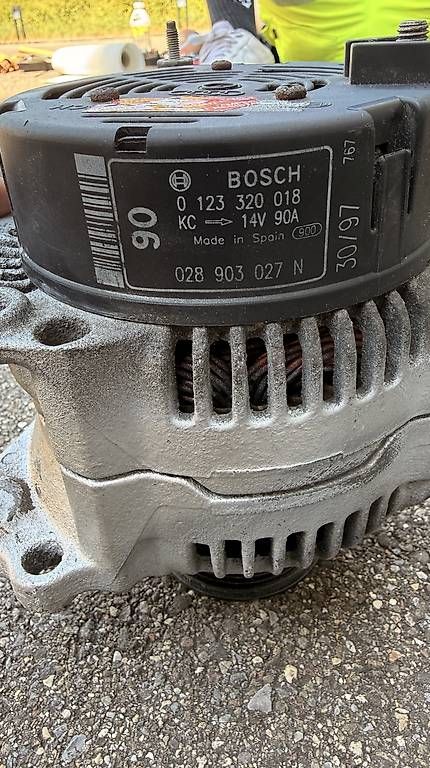 Toutes les pièces auto: Alternator VW/Audi  – D'occasion à Altendorf par Keolakay 1