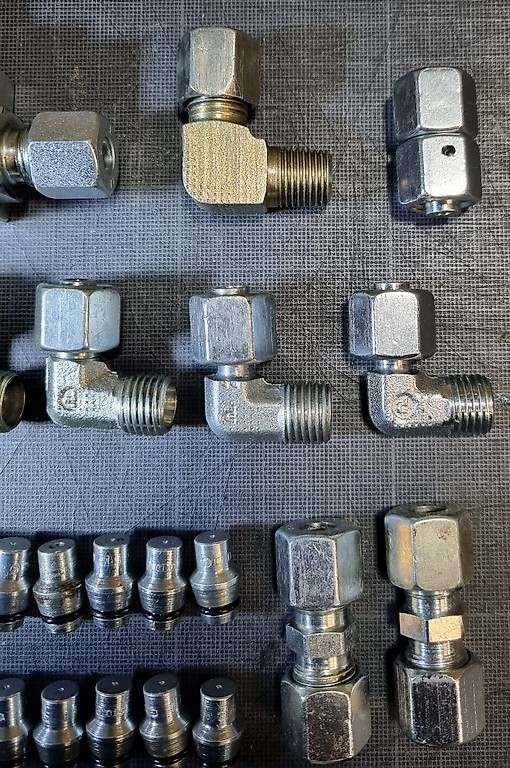 Altro per industria metallurgica: Diverses Ermeto EO Hydraulik Material  8L – Usato da Ehrendingen venduto da Ratzfratz 2