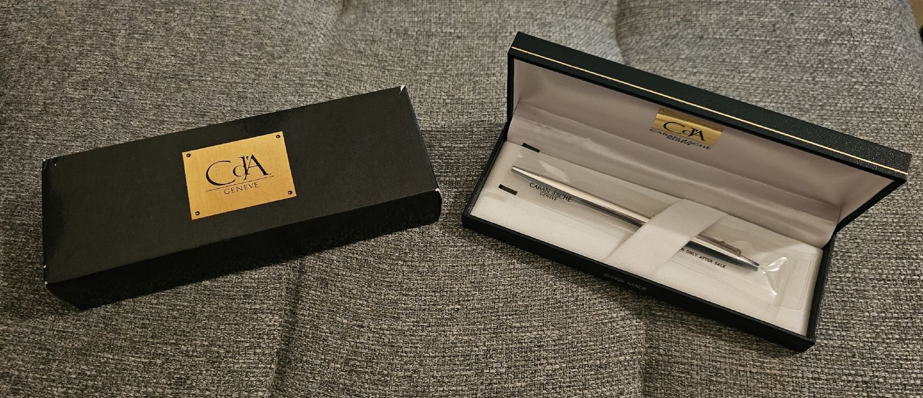 Stylo Caran d'Ache argenté neuf dans son coffret luxe. (Neuf avec ...