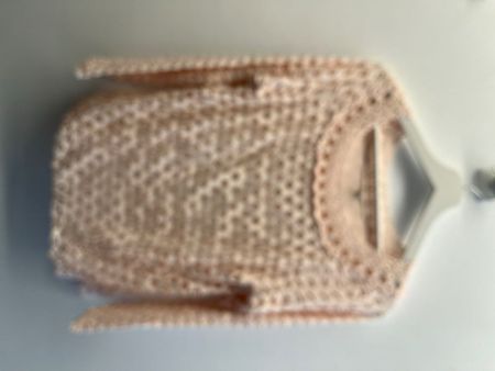 Leichter Pulli in lachsrosa in S mit Lochmuster von Today