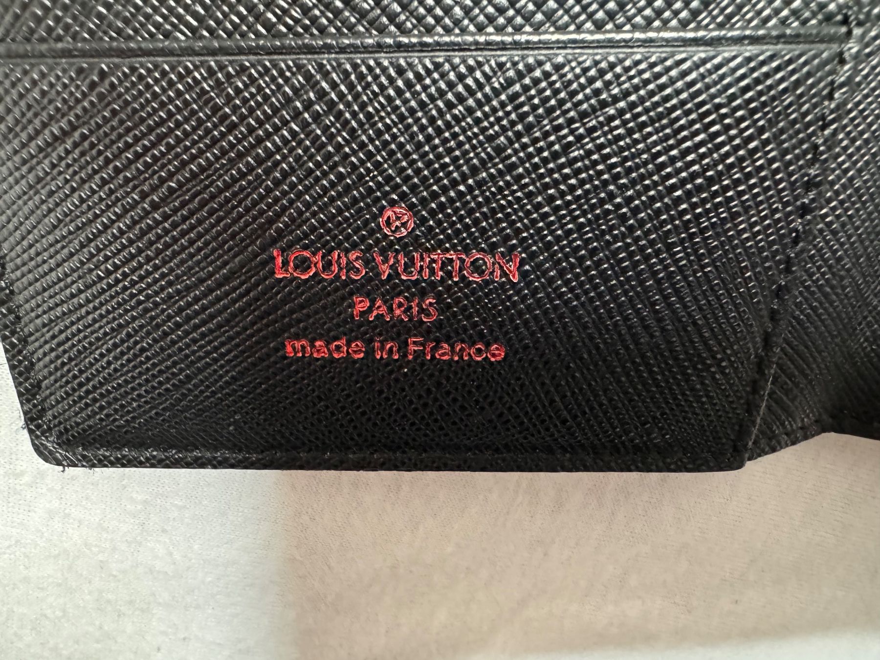 Louis Vuitton Portafogli: Louis Vuitton Damier Graphite Passport Cover – Usato da Dietlikon venduto da QuickSaleCH 4