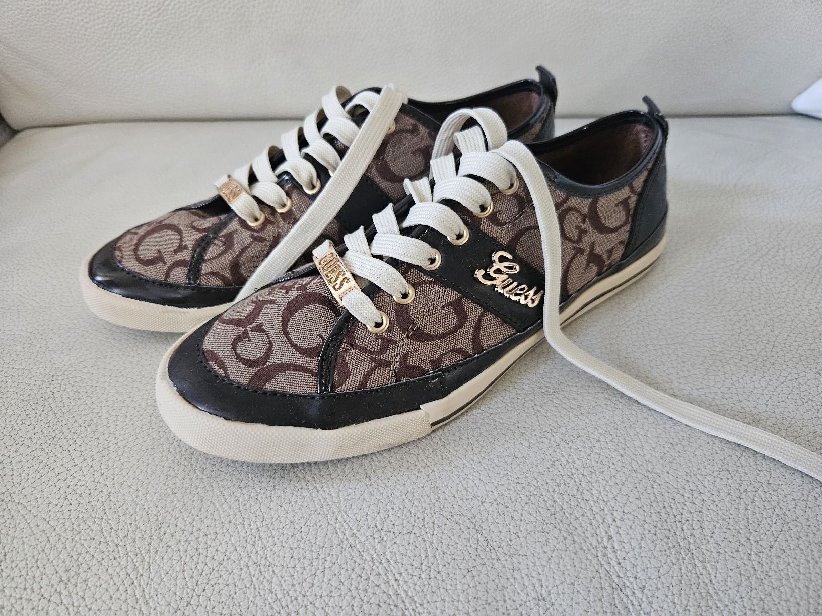 Guess Damenschuhe: Guess baskets Briar – Neu (gemäss Beschreibung) aus Les Acacias von minnie6