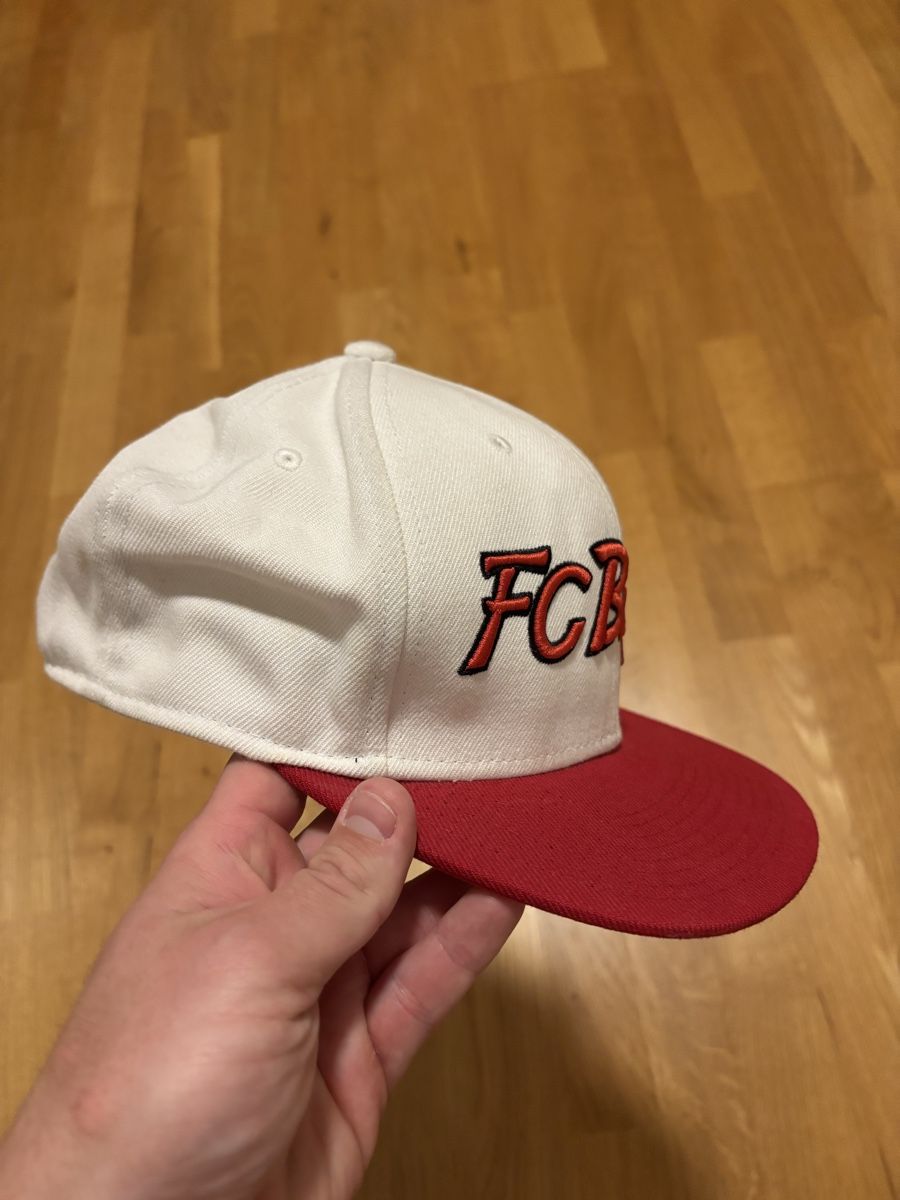 Bayern München Copricapi, berretti & cappellini: FC Bayern München Cap / Mütze / Kappe – Usato da Aarberg venduto da gocardz.shop 1
