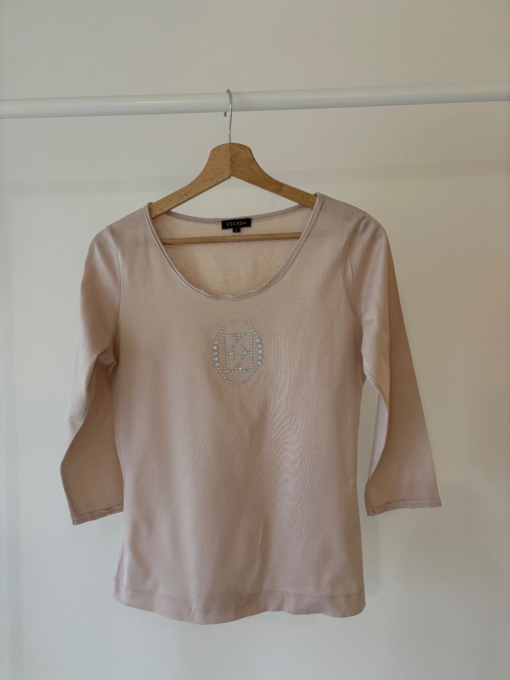 Escada Pulls & Sweat-shirts: Lot de 2 pulls ESCADA avec éléments Swarovski, S – Neuf (Voir description) à Veyrier par MargaritaR