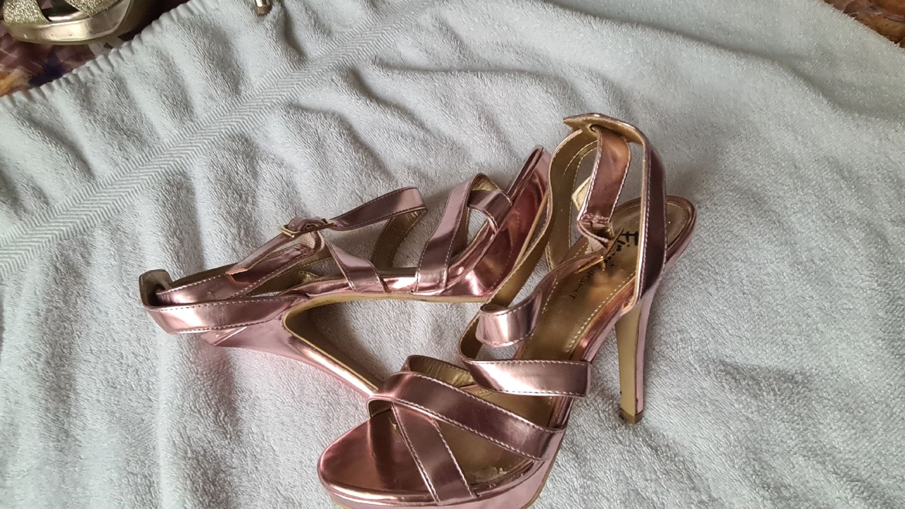 Chaussures femmes: Sandalia – Neuf (Voir description) à Kriens par nello-1