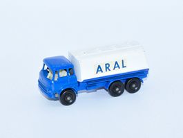 Matchbox Lesney BEDFORD PETROL TANKER "ARAL" No. 25C