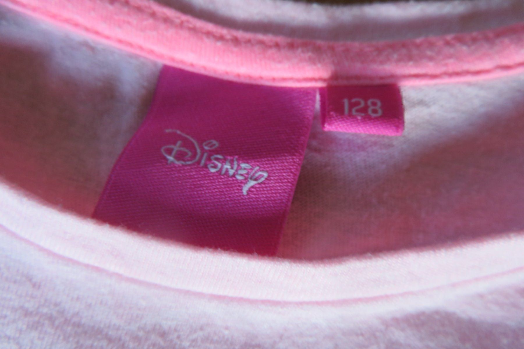 Disney Camicette, T-shirt & Top: T-Shirt in Gr. 128 – Usato da Steckborn venduto da Bibendum02 3