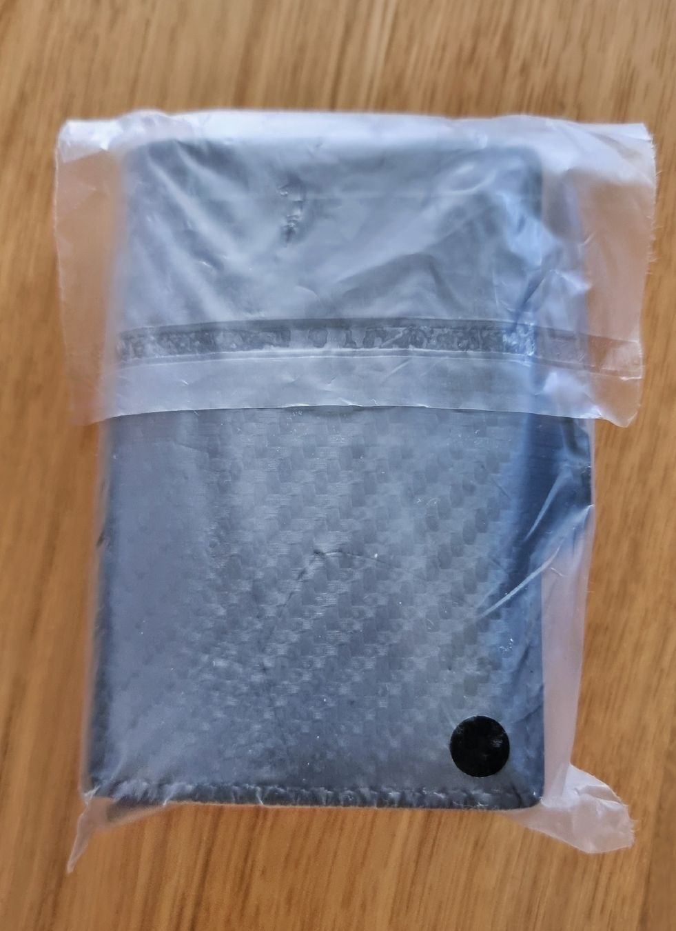 Sonstige Kleidung & Accessoires: Kartenetui Anti-RFID Carbon – Neu und originalverpackt aus Emmenbruecke von Chrissi. 3