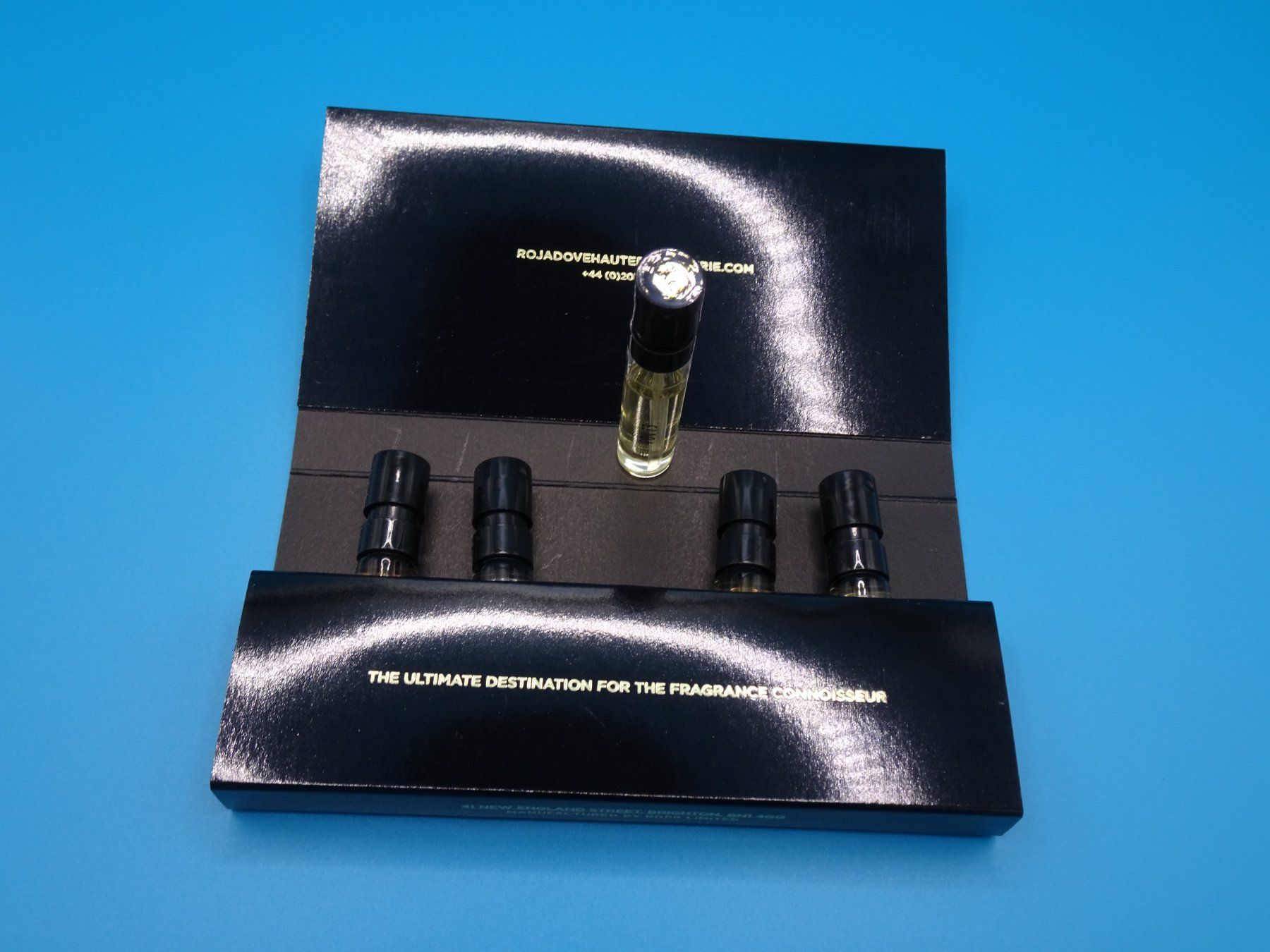 Profumi & Eau de Toilette: Roja Dove - Pierre de Velay Proben 4 x 2ml – Nuovo (secondo la descrizione) da Frenkendorf venduto da Sakima1 2