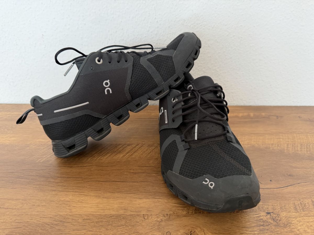 On Scarpe da uomo: Chaussures On Running Cloud Waterproof noir taille 41 – Usato da Brügg BE venduto da Goob 3