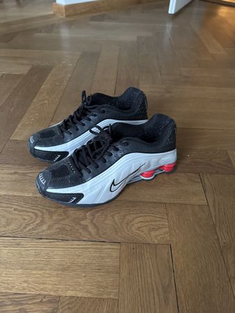 Nike shox r4