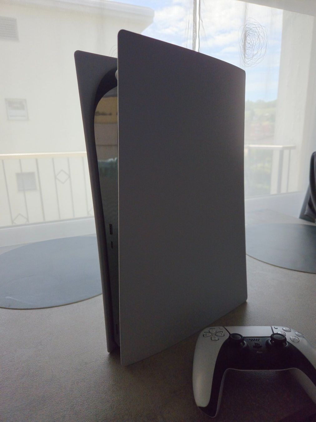 Sony Konsolen: Console Sony PlayStation 5 con controller usato buono – Gebraucht aus Agno von FulvioT