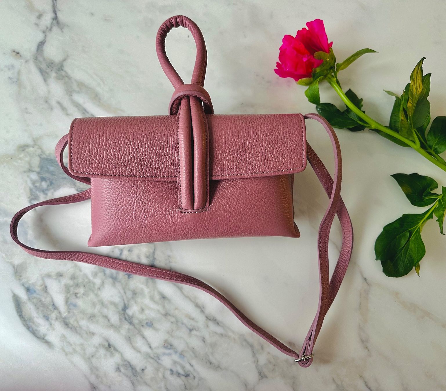 Borse da donna: Clutch mit Riemen "Rosa" – Nuovo e nell'imballaggio originale da Bülach venduto da DuffyFashionAvenue 1