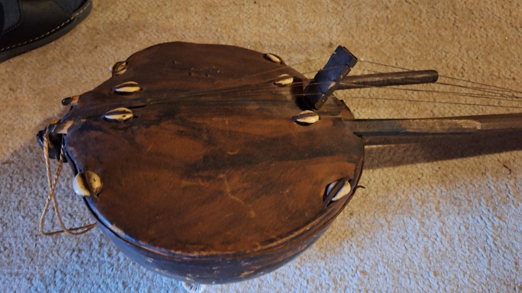 Strumenti musicali: Kora Kalbasse Seiteninstrument – Usato da Grabserberg venduto da Sahara947 1