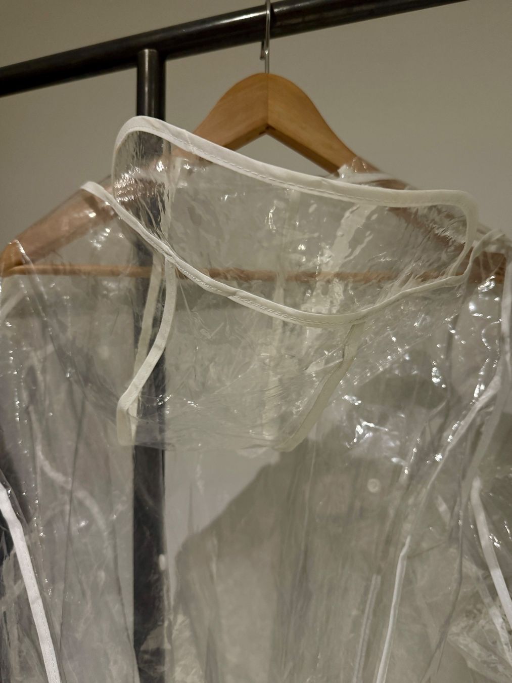 Cappotti: Trench en pvc transparent boutons pression – Usato da giffers venduto da sev_c9x9 5