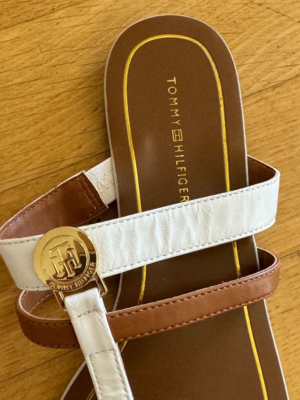 Tommy Hilfiger Scarpe da donna: Flip Flops , Tommy Hilfiger, Gr. 38 – Usato da Basel venduto da Pacco09 1