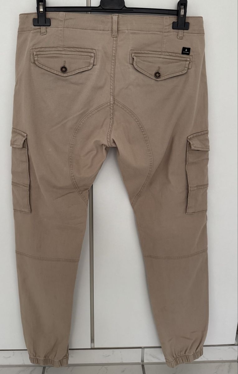 Jack & Jones Hosen: Herren Cargo Hose, beige, Grösse 34 – Gebraucht aus Emmenbrücke von Florentina27 8