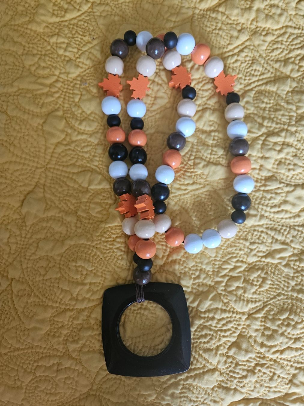 Catenine: collier porte lunettes perles bois – Nuovo e nell'imballaggio originale da Thônex venduto da lacomtessedesfees 2