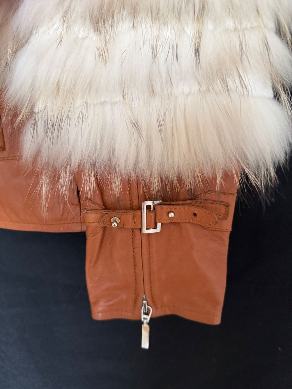 Giacche: Une veste en cuir véritable et fourrure – Usato da Vernier venduto da ley_yqh9
