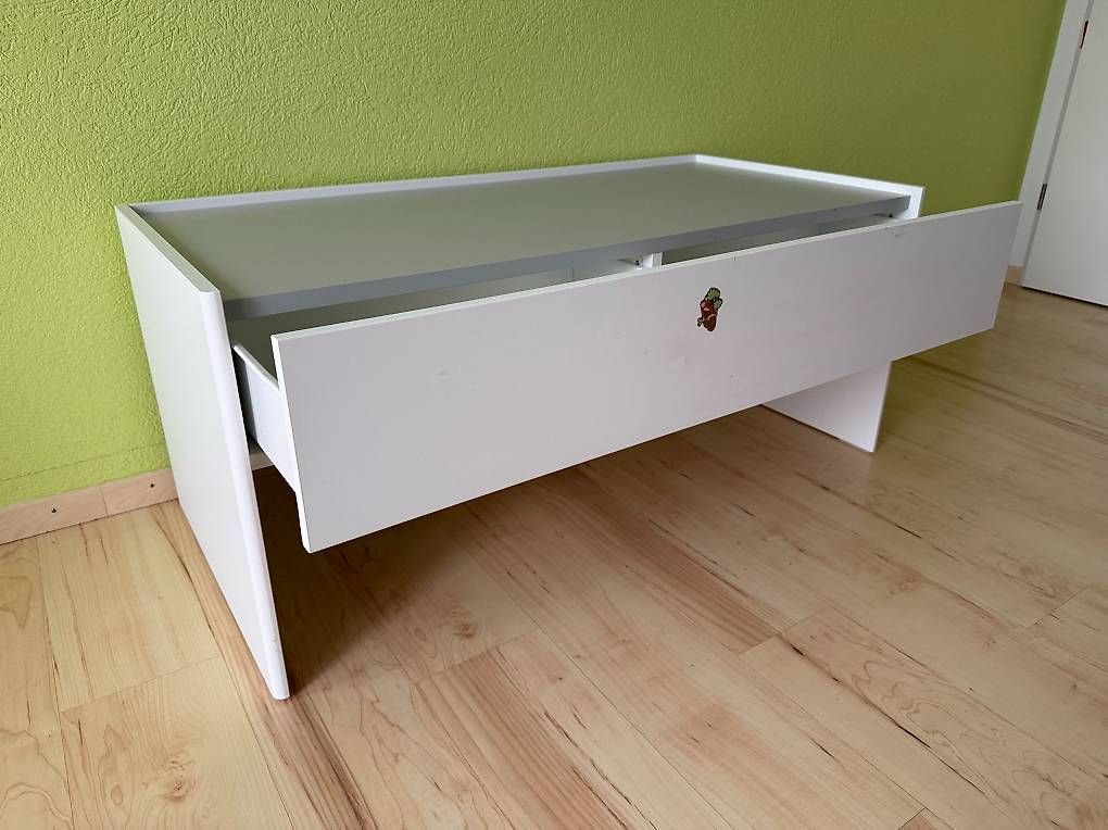 Set di tavolo e panche: Kindertisch mit zwei Stühlen – Usato da Strengelbach venduto da hialbela90 2