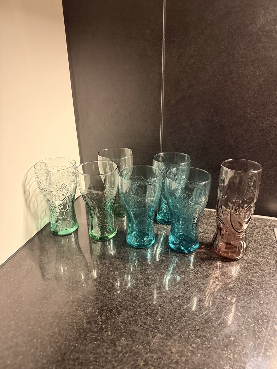 Set di piatti: Coca-Cola Glaeser, Set mit 7 Stück, Vintage Design – Usato da Muri AG venduto da GIRO777