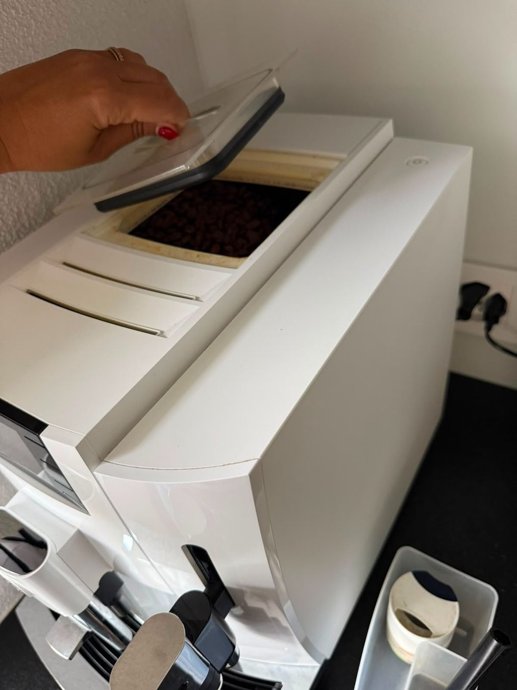 Jura Macchine per caffè & Macchine per espresso: Jura E8 - Kaffeevollautomat - ab 1.- – Usato da Neuhausen am Rheinfall venduto da de4n 1