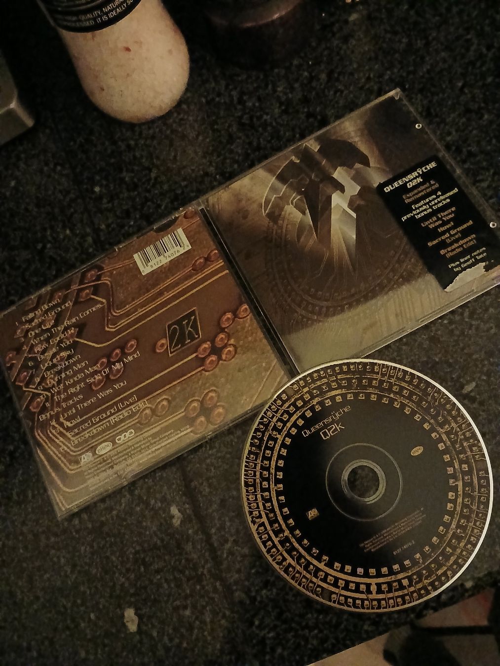CD: queensryche- q2k – Usato da St-Cergue venduto da VeganWarrior