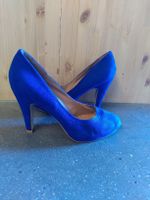 Blaue Stiletto-Absätze / Talons aiguilles bleus / Blue heels