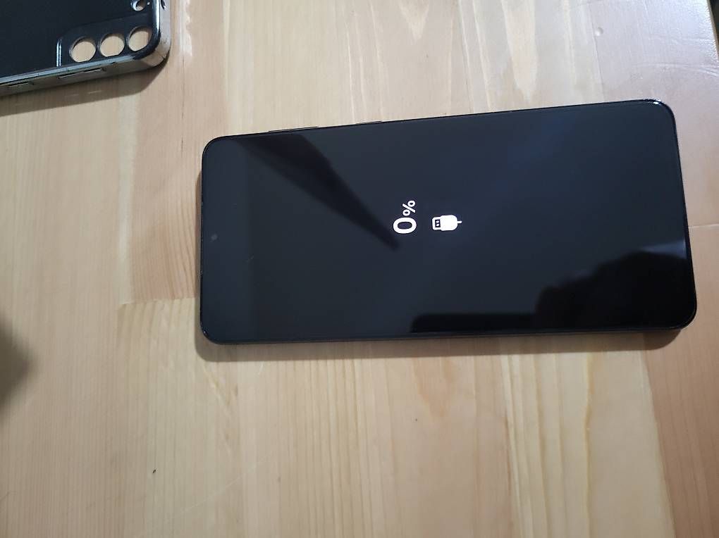 Samsung Telefoni cellulari / Smartphones: Samsung Galaxy S21 plus 5G – Usato da Riehen venduto da Basilikum79 1