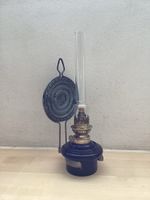 Petrollämpchen mit Behälter aus blauem Glas
