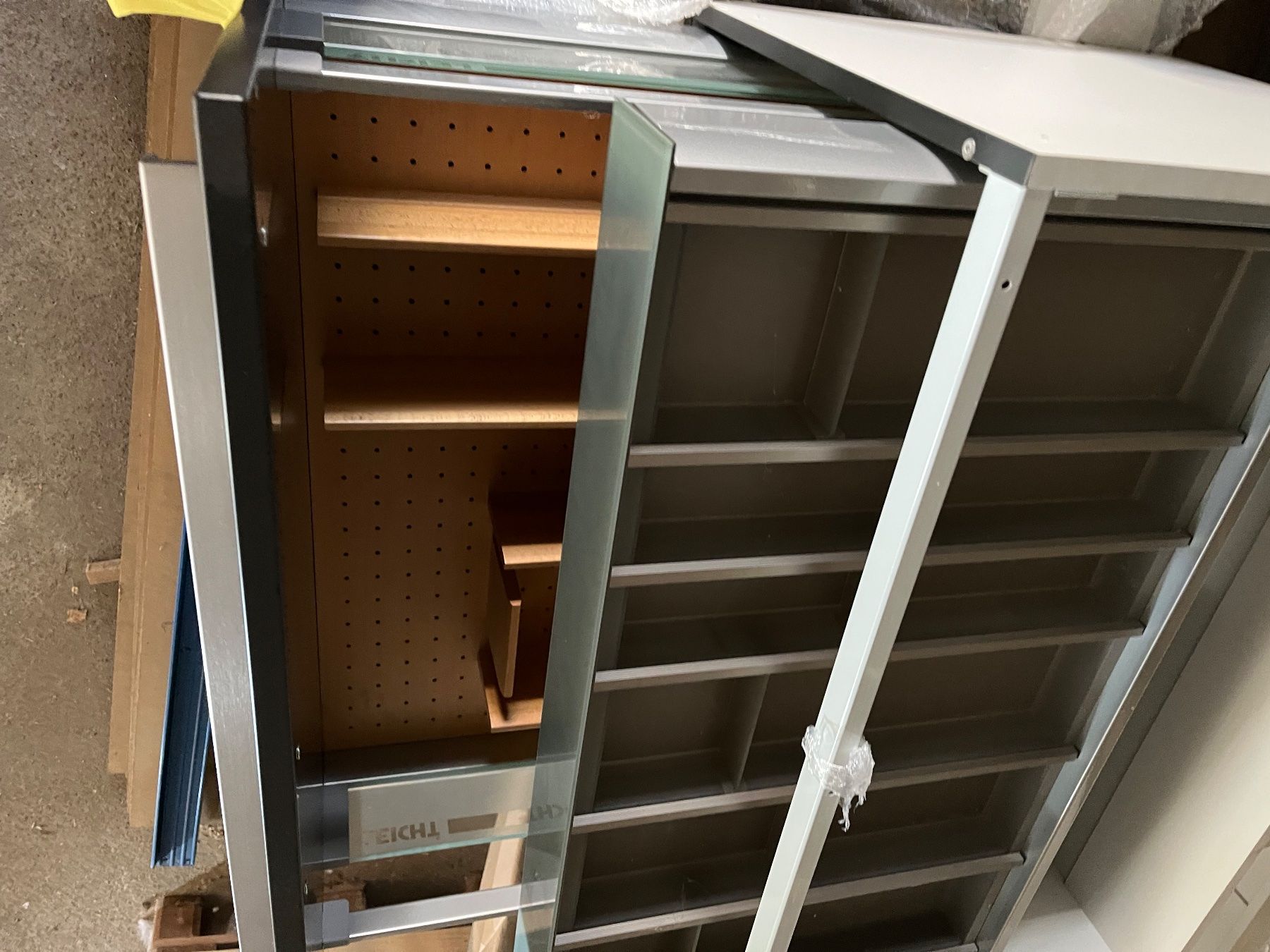 Cucine complete: Freistehende Küchen-Theke der Marke LEICHT – Nuovo (secondo la descrizione) da Schüpfen venduto da Centurion65 5