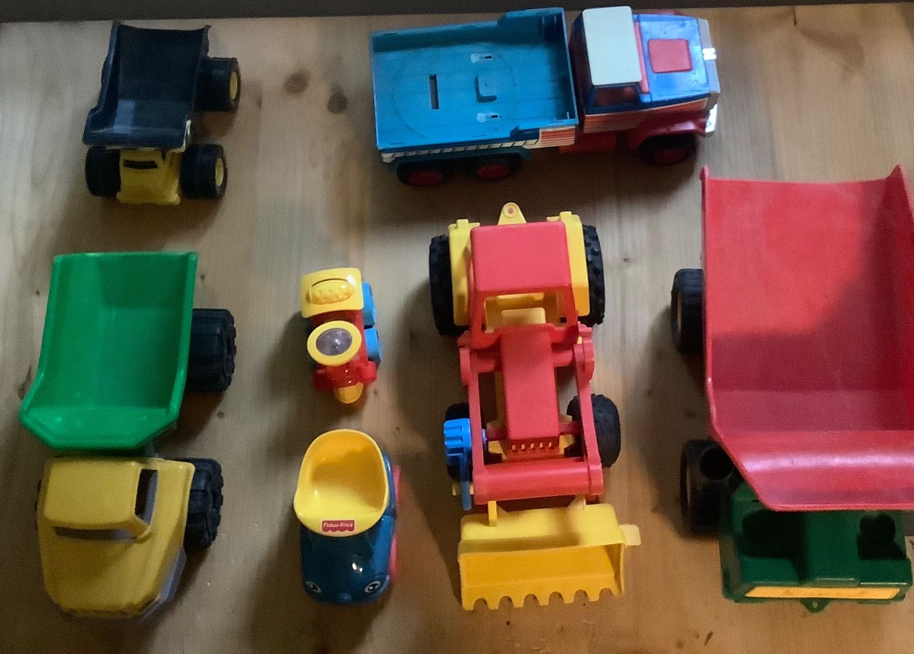 Giocattoli: Spielfahrzeuge aus Plastik – Usato da Winterthur venduto da Cybersteffi