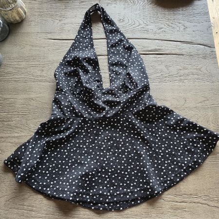 🐸 SCHÖNES NECKHOLDER TOP S/M / BLUSE MIT 🖤 HERZEN NEU