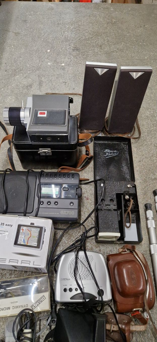 Fotocamera: ELEKTROGERÄTE KONFOLUT – Usato da Bilten venduto da Mic2022 1