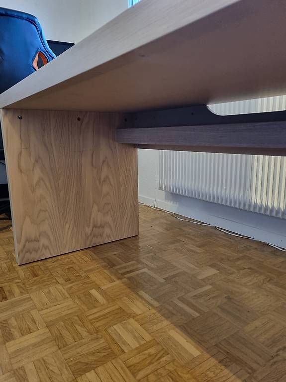 Schreibtische: Bureau en bois clair – Gebraucht aus Gland von Khazmur1 2