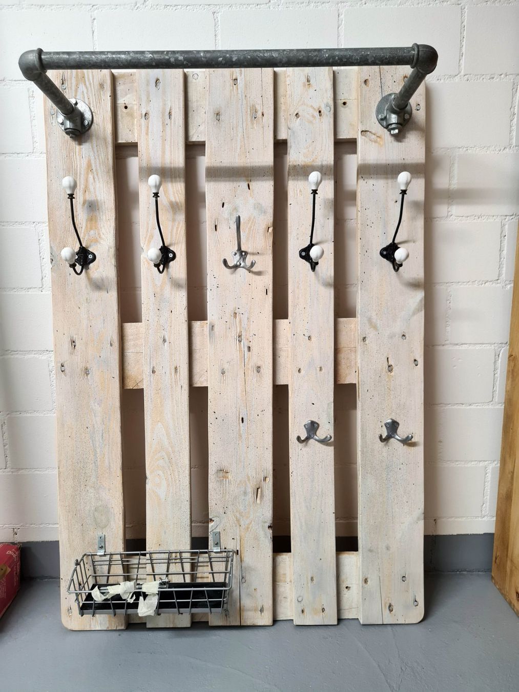 Garderobe: Wandgarderobe – Gebraucht aus Jona von Knopfloch