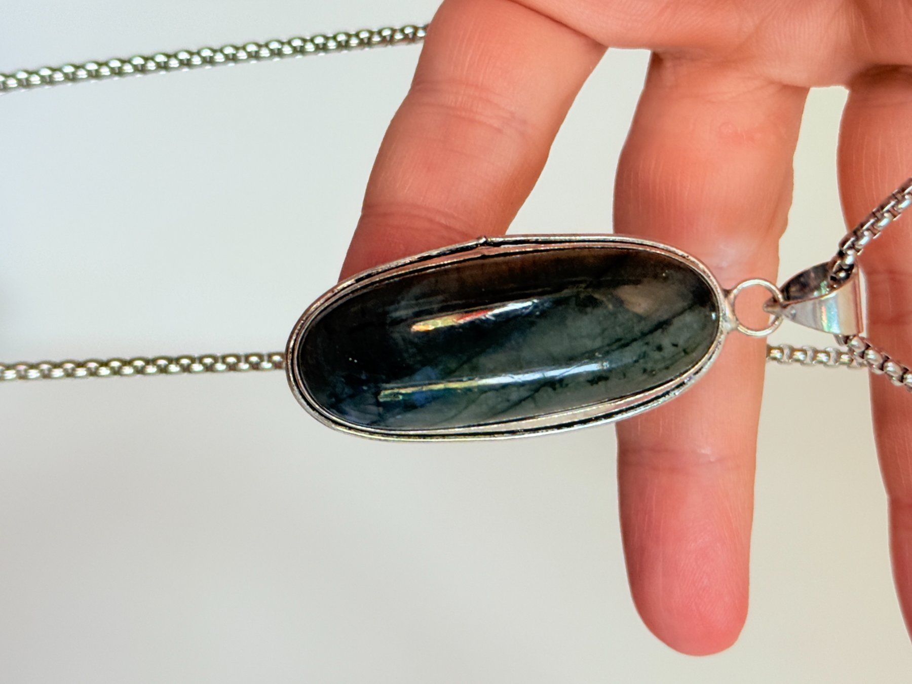 Ketten: Collier avec labradorite - Élégant & Naturel! – Neu und originalverpackt aus Genève von AWWA 9