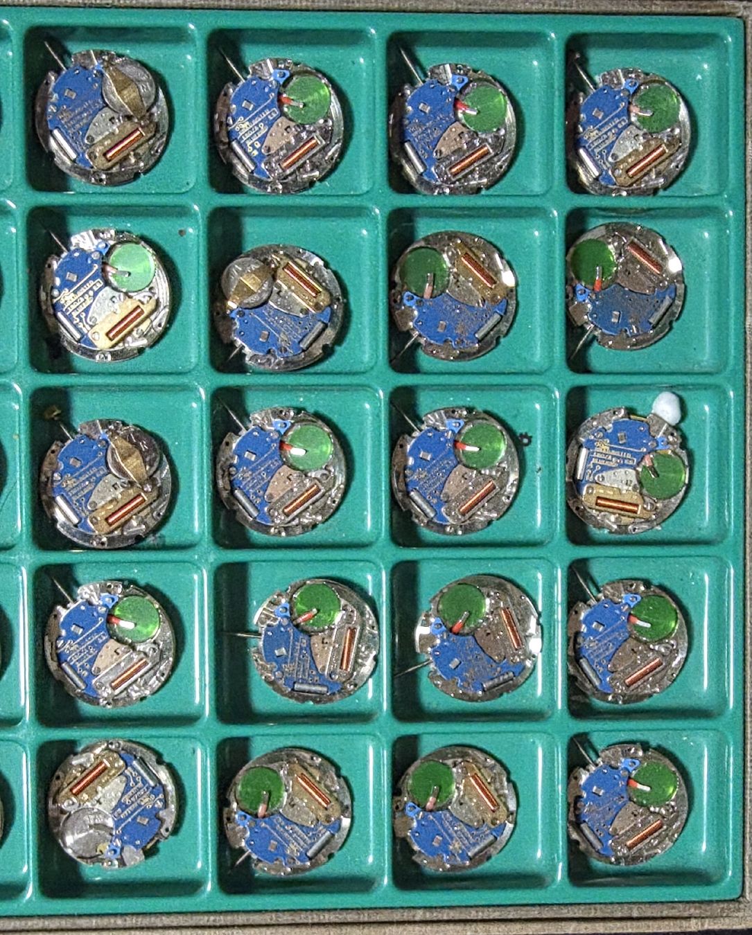 Orologi: Lot mouvement EBOSA 700-701 – Usato da La Chaux-de-Fonds venduto da mem_l6xm 6