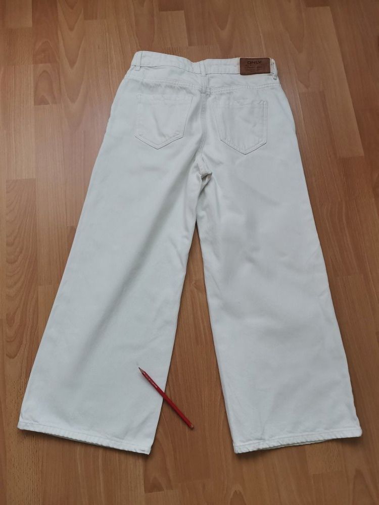 Pantaloni: pantalon fille – Usato da Porrentruy venduto da Piquetix 1
