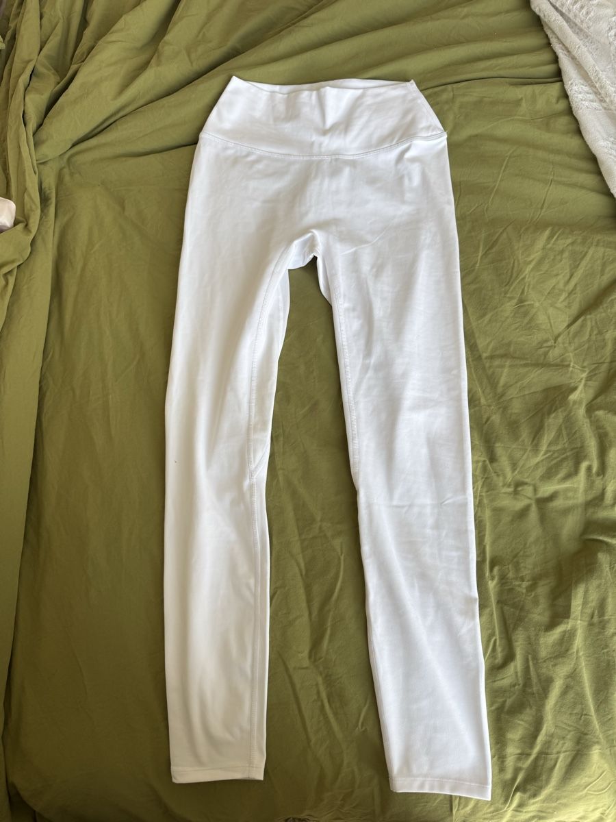 Leggings: CSB White Leggings - Stylish & Comfy - Never worn! – Nuovo (secondo la descrizione) da Dinhard venduto da emi_6jdk 2