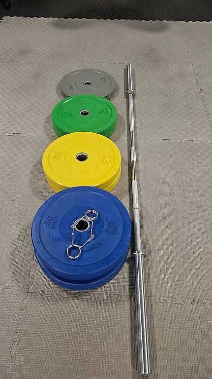Hanteln & Gewichte: Langhantel-Set (100kg) – Gebraucht aus Urdorf von Samibm