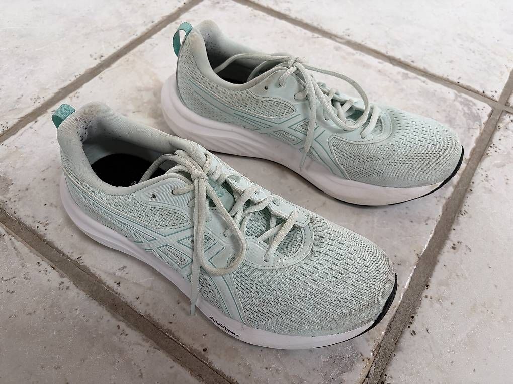 Chaussures femmes: ASICS Ortholite Damen Gr. 42 – D'occasion à Schönenberg ZH par Helicase