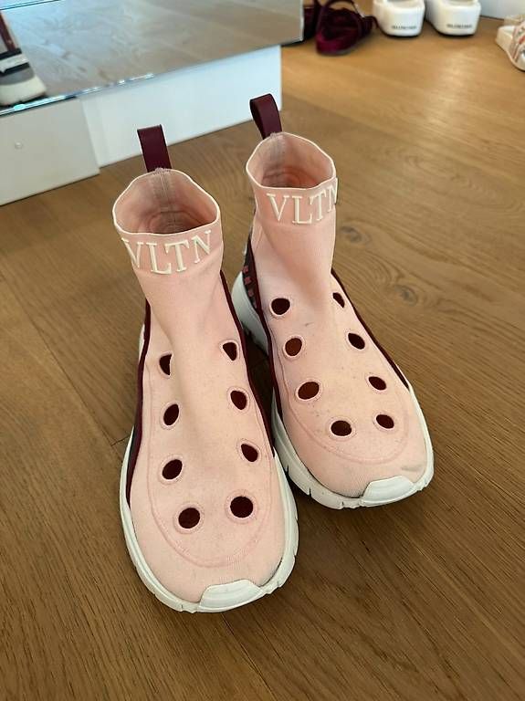 Chaussures femmes: Valentino Sneaker rosa – D'occasion à Luzern par per_mxf5 1