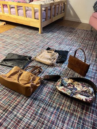Konvolut von 5 verschiedenen Handtaschen