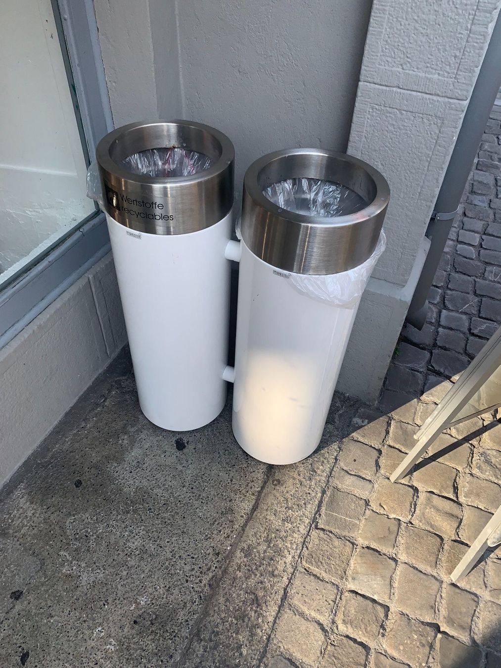 Altro per la casa: PASEND ZUM USM Bistro  Büro oder  Laden Abfalleimer  DUO – Usato da Thun venduto da Thuno6 1